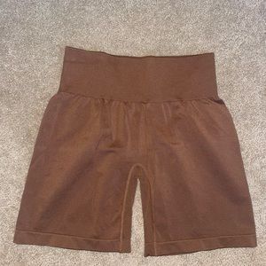 NVGTN Solid Seamless Short